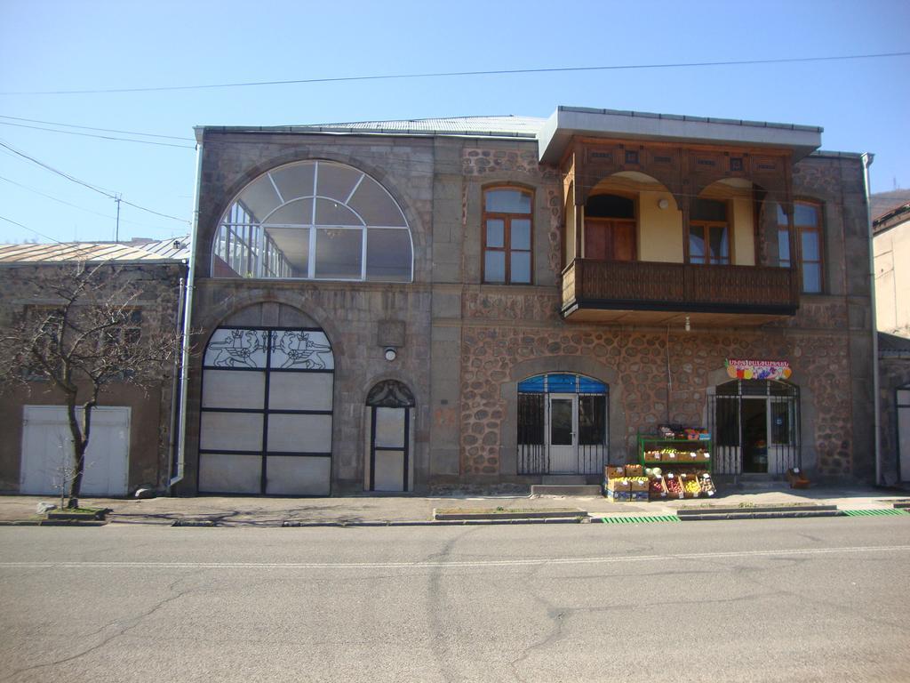 Hotel MIRA Goris Exterior foto