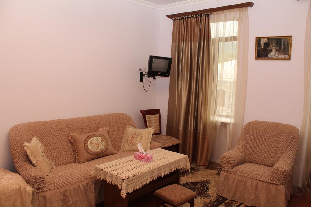 Hotel MIRA Goris Exterior foto