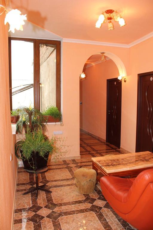 Hotel MIRA Goris Exterior foto