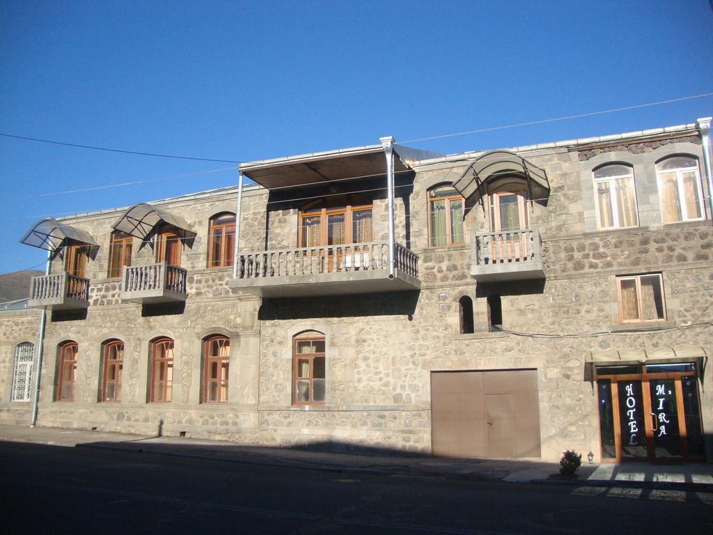 Hotel MIRA Goris Exterior foto
