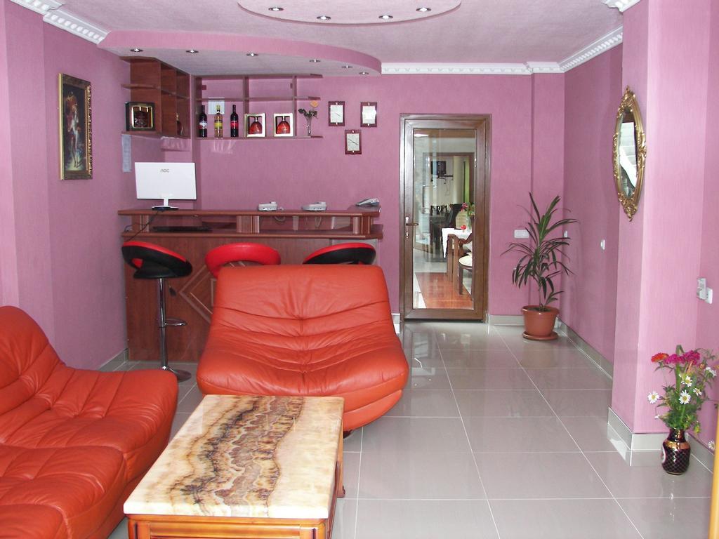 Hotel MIRA Goris Exterior foto
