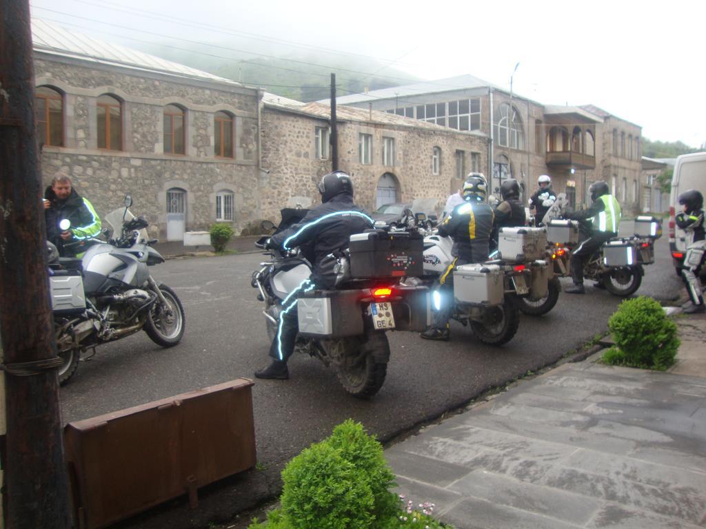 Hotel MIRA Goris Exterior foto