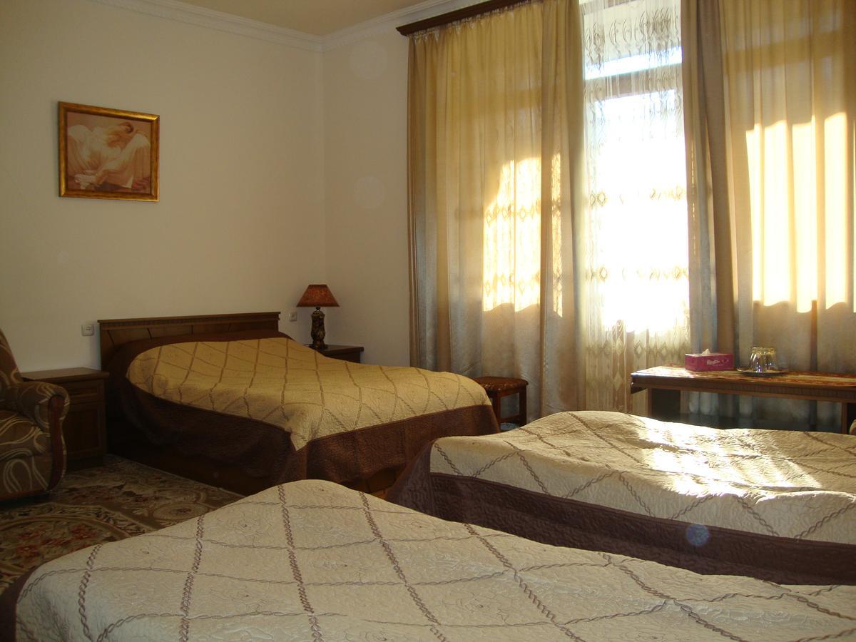 Hotel MIRA Goris Exterior foto