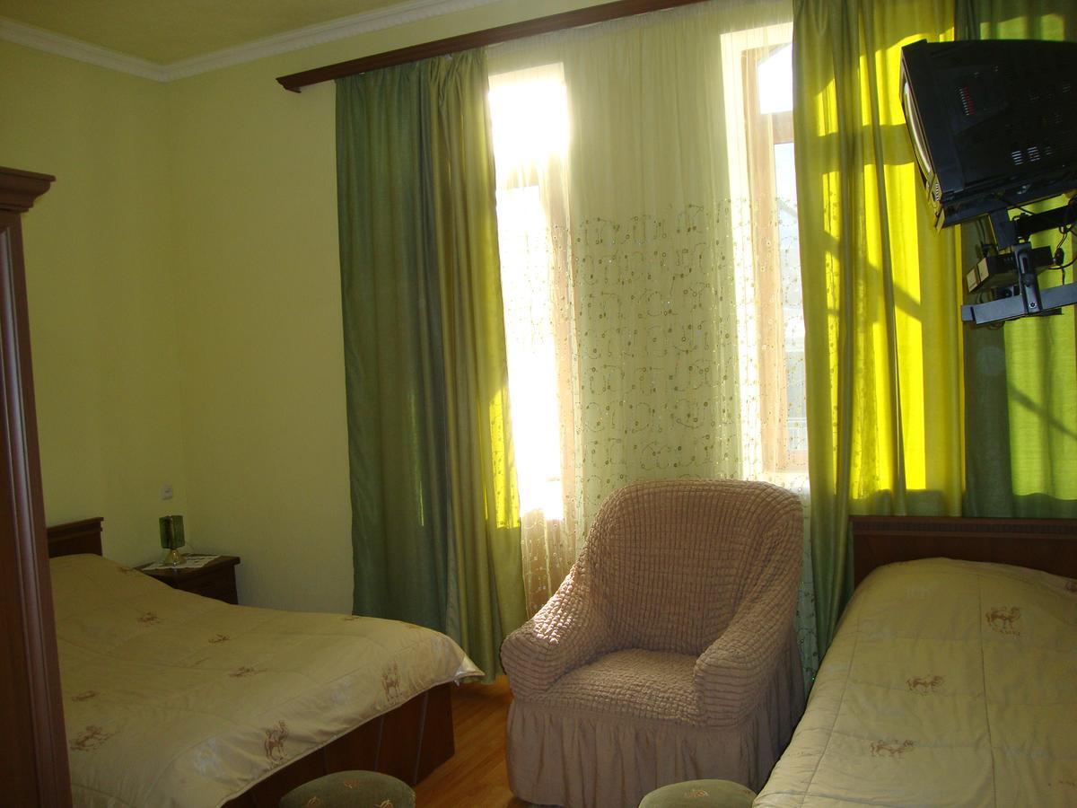 Hotel MIRA Goris Exterior foto
